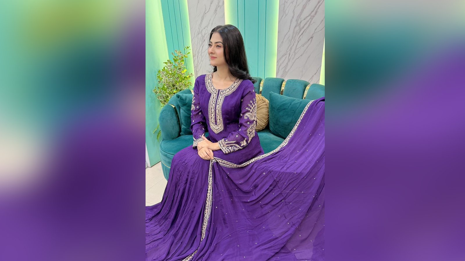 বেগুনি রূপে ধরা দিলেন বুবলী