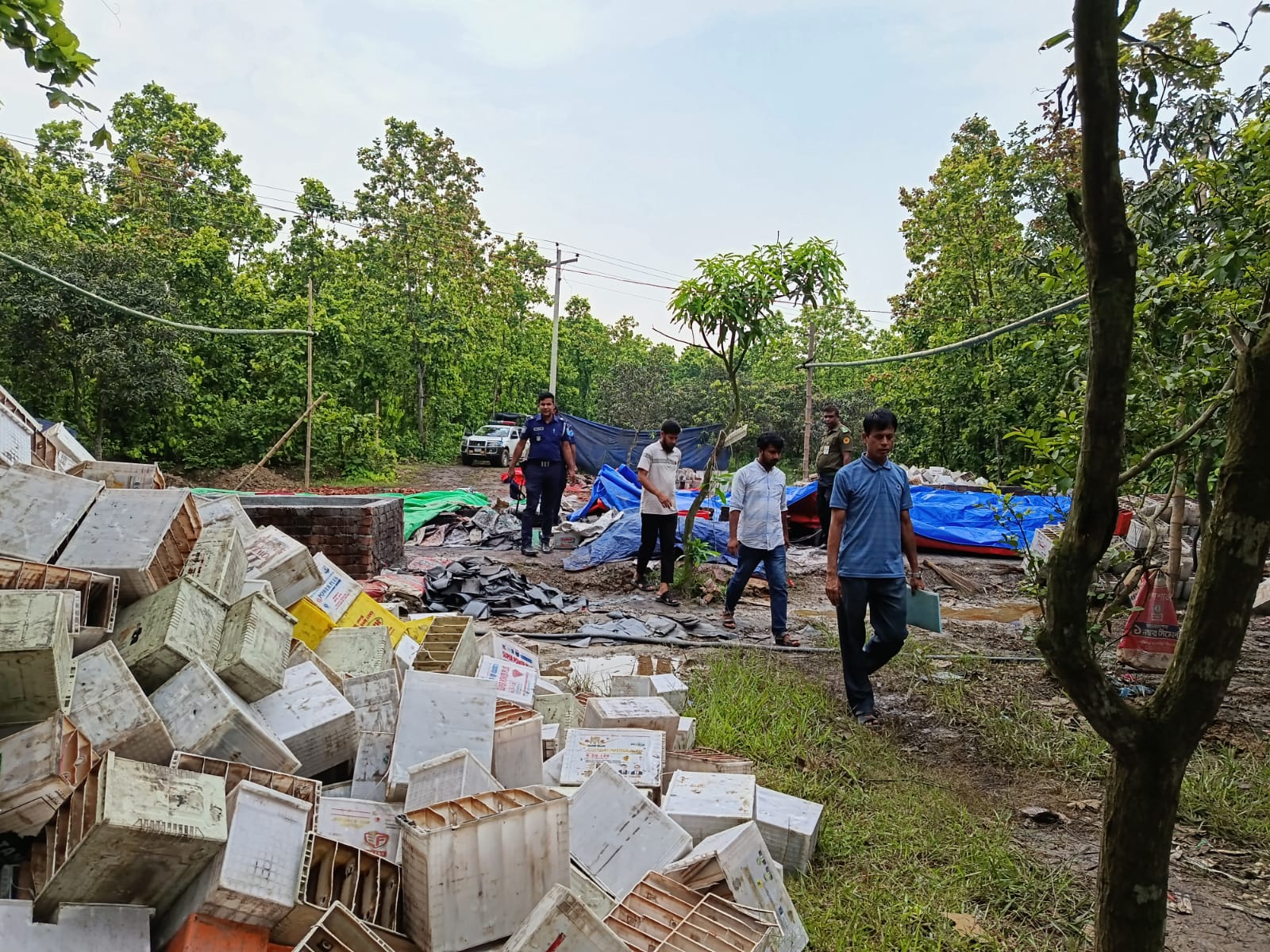 বিষাক্ত ধোঁয়ার অভিযোগে মাওনায় সীসা কারখানায় অভিযান, পালাল সংশ্লিষ্টরা