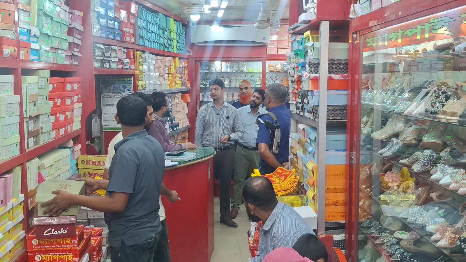গুলিস্তানের ভাউচার, চায়না পণ্য—মাগুরায় একটি প্রতিষ্ঠানে কে ৫০ হাজার টাকা জরিমানা