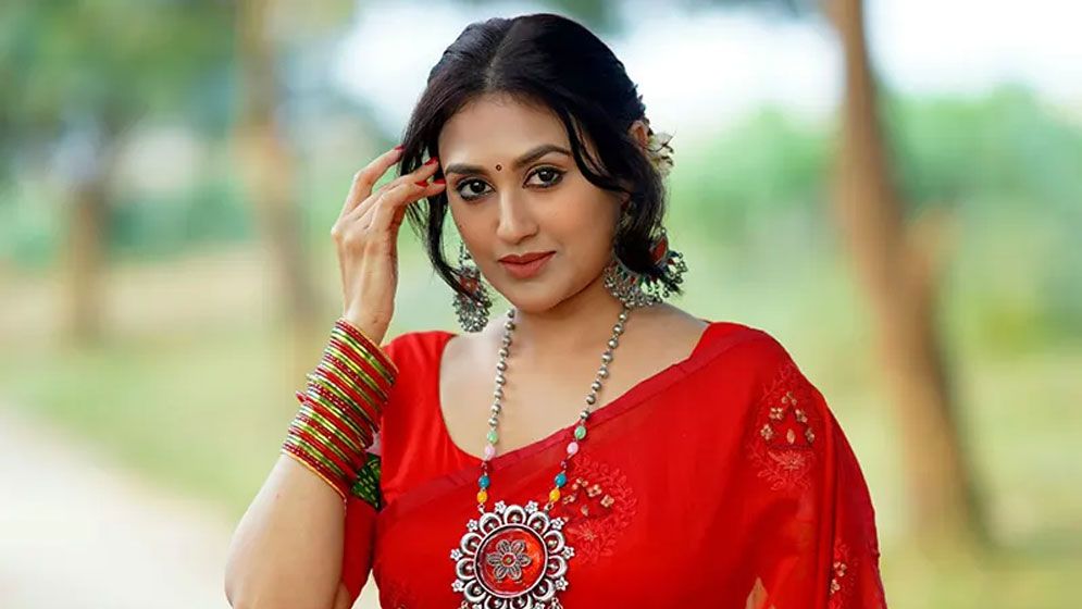 শুভ জন্মদিন অভিনেত্রী কুসুম শিকদার।