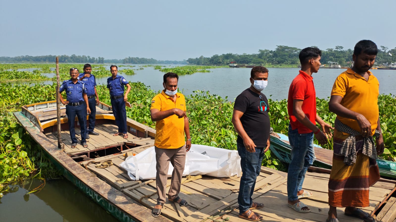 নাজিরপুরে ট্রলারডুবি ৩ দিন পর গৃহবধূর মরদেহ উদ্ধার