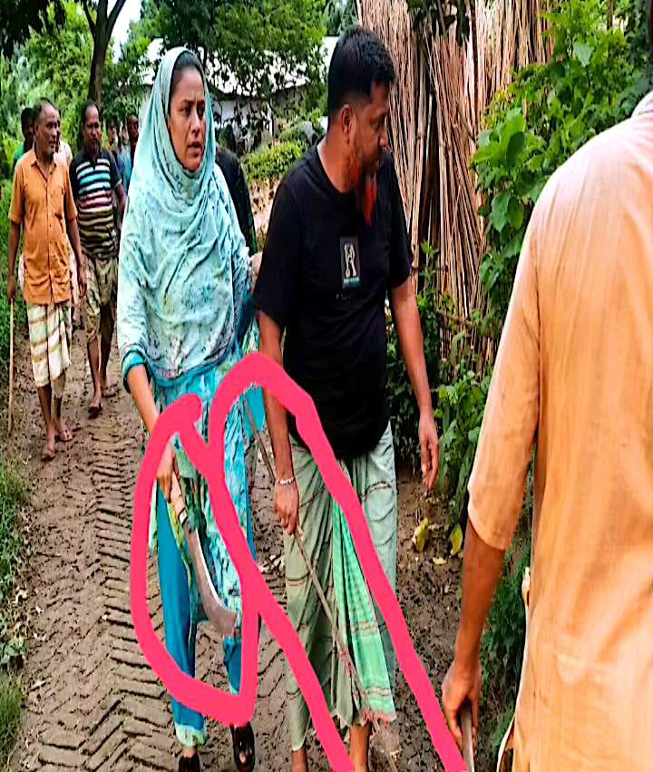 পাবনার সুজানগরে জমি নিয়ে বিরোধ: পুলিশ সদস্যের বিরুদ্ধে চাচীকে আহত ও ভাড়াটে দিয়ে পিটুনির অভিযোগ