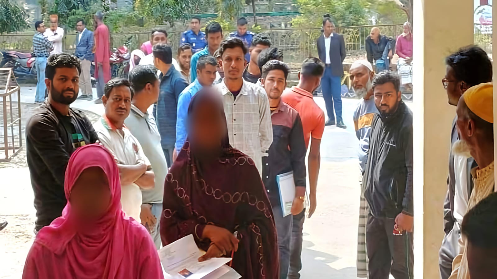পঞ্চগড় তেঁতুলিয়া-তে গ্রামপুলিশ নিয়োগ পরীক্ষায় জাতীয় সংগীত লিখতে না পারায় ৩৮ প্রার্থীই অনুত্তীর্ণ