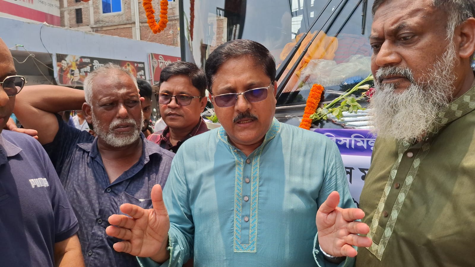 ১৫ বছর পর চালু হলো মাগুরা-নড়াইল সরাসরি বাস চলাচল