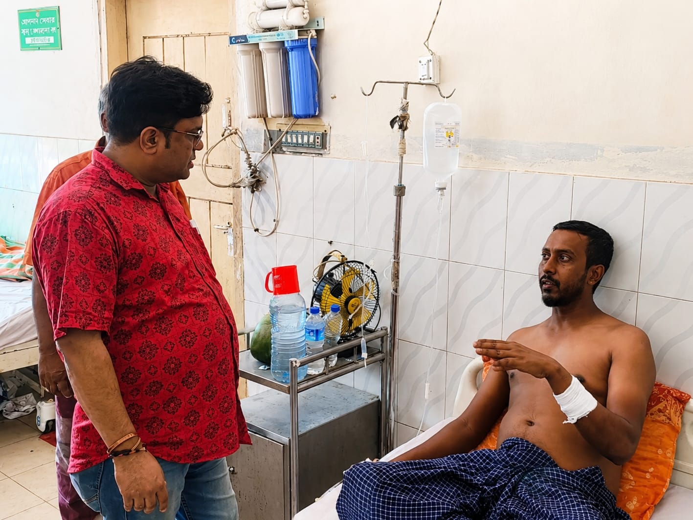 পাঁচবিবি স্বাস্থ্য কমপ্লেক্সে রোগীর ঢল হিমশিম খাচ্ছেন চিকিৎসক-নার্সরা
