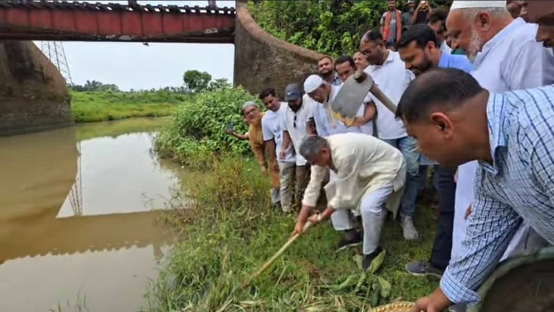 শ্রীপুরে পারুলিয়া ও বিন্দাই খাল পুনঃখননের উদ্বোধন, জলাবদ্ধতা নিরসনে আশাবাদ