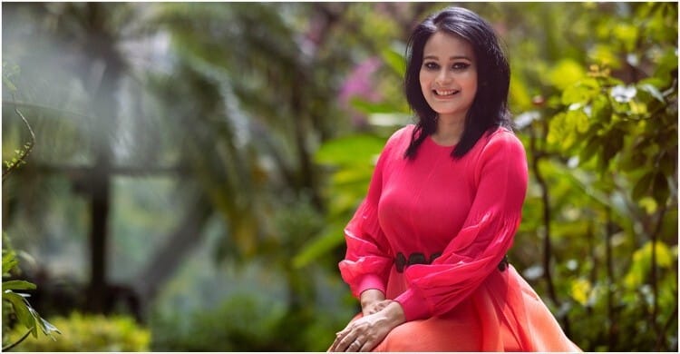 সংগীত শিল্পী পুতুল দিলেন সুখবর৷
