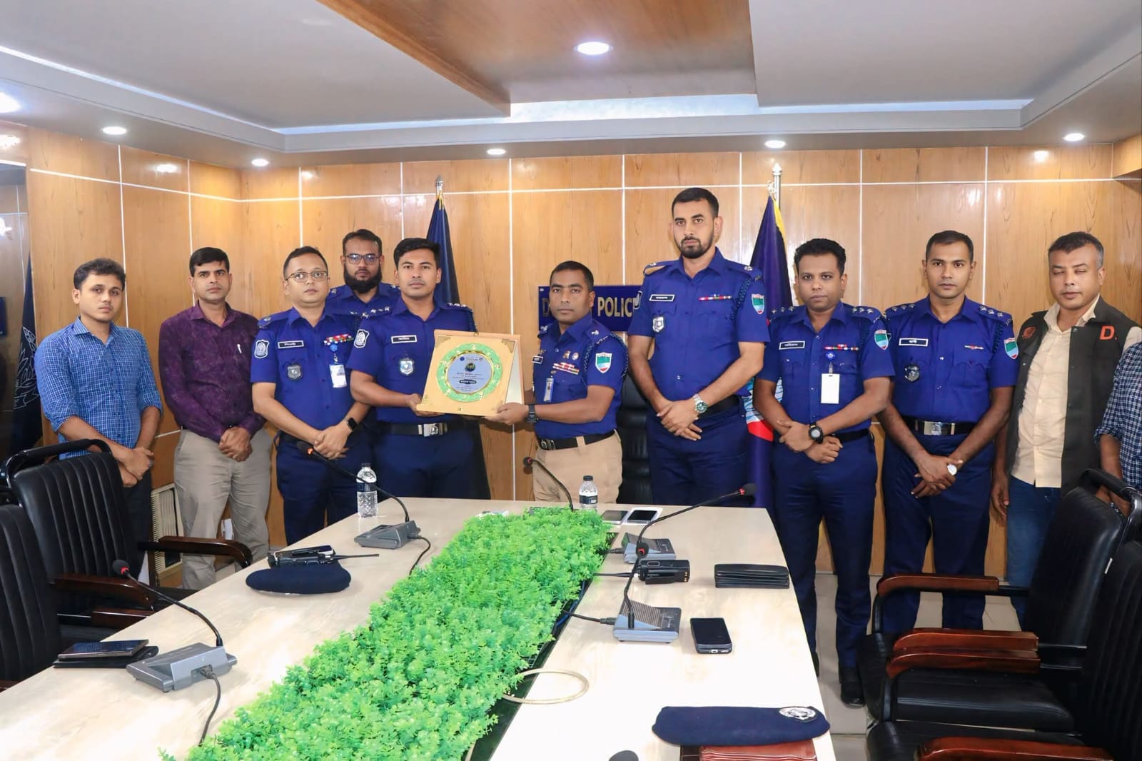 শিক্ষানবিশ সহকারী পুলিশ সুপার জাহিদ হাসানের বদলীজনিত বিদায় সংবর্ধনা অনুষ্ঠিত শিক্ষানবিশ সহকারী পুলিশ সুপার জাহিদ হাসানের বদলীজনিত বিদায় সংবর্ধনা অনুষ্ঠিত