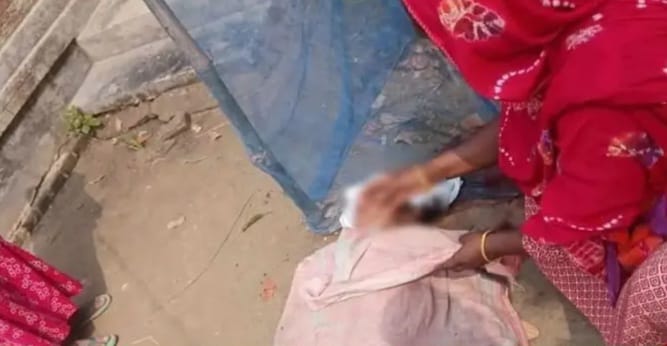 সুজানগরে বিএনপির দুই গ্রুপের সংঘর্ষে গুলিতে এক গৃহবধূ নিহত।