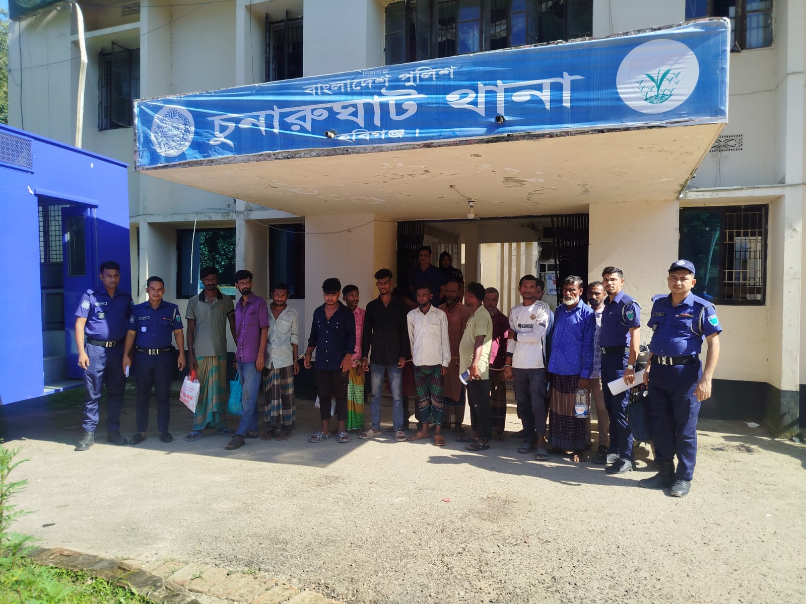 চুনারুঘাট থানা পুলিশের বিশেষ অভিযানে ১১ পরোয়ানাভুক্ত আসামী গ্রেফতার।