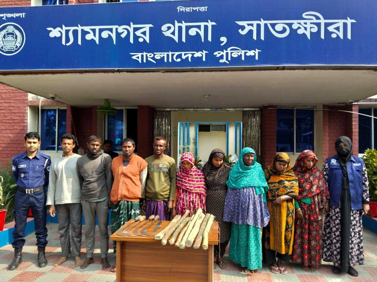 শ্যামনগরে চলাচলের রাস্তা নিয়ে বিরোধের জেরে কুপিয়ে হত্যার ঘটনায় মামলা, গ্রেপ্তার-৯