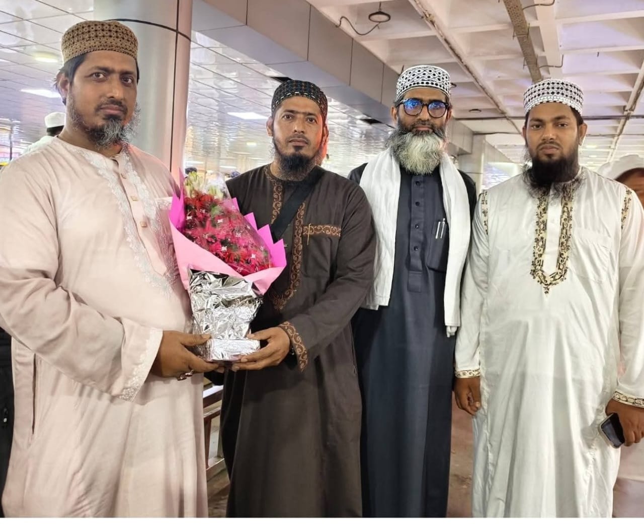 হজ পালন শেষে দেশে ফেরা