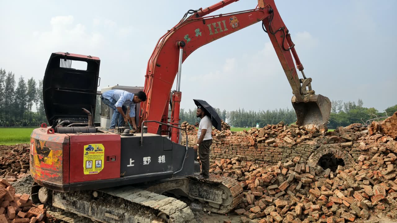 সুবর্ণচরে লাইসেন্সবিহীন ইটভাটা গুঁড়িয়ে দিল প্রশাসন সুবর্ণচরে লাইসেন্সবিহীন ইটভাটা গুঁড়িয়ে দিল প্রশাসন