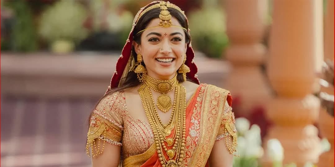 বিয়েতে ৩ কেজি স্বর্ন গায়ে দিয়েছিলেন রাশ্মিকা।