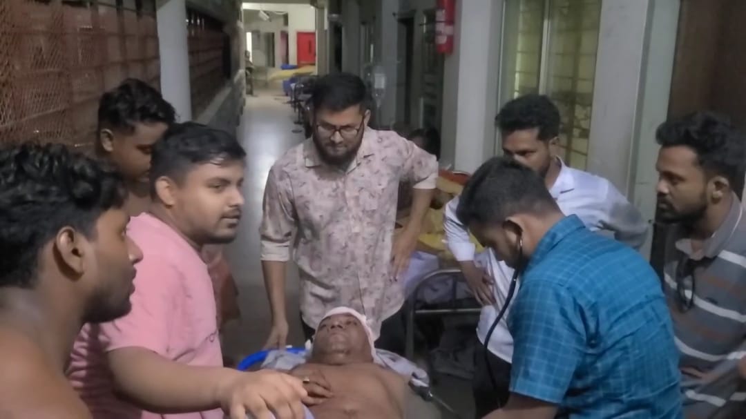 সাতক্ষীরায় ছাত্রদল নেতার ওপর ছাত্রলীগের হামলা, আহত- ১০