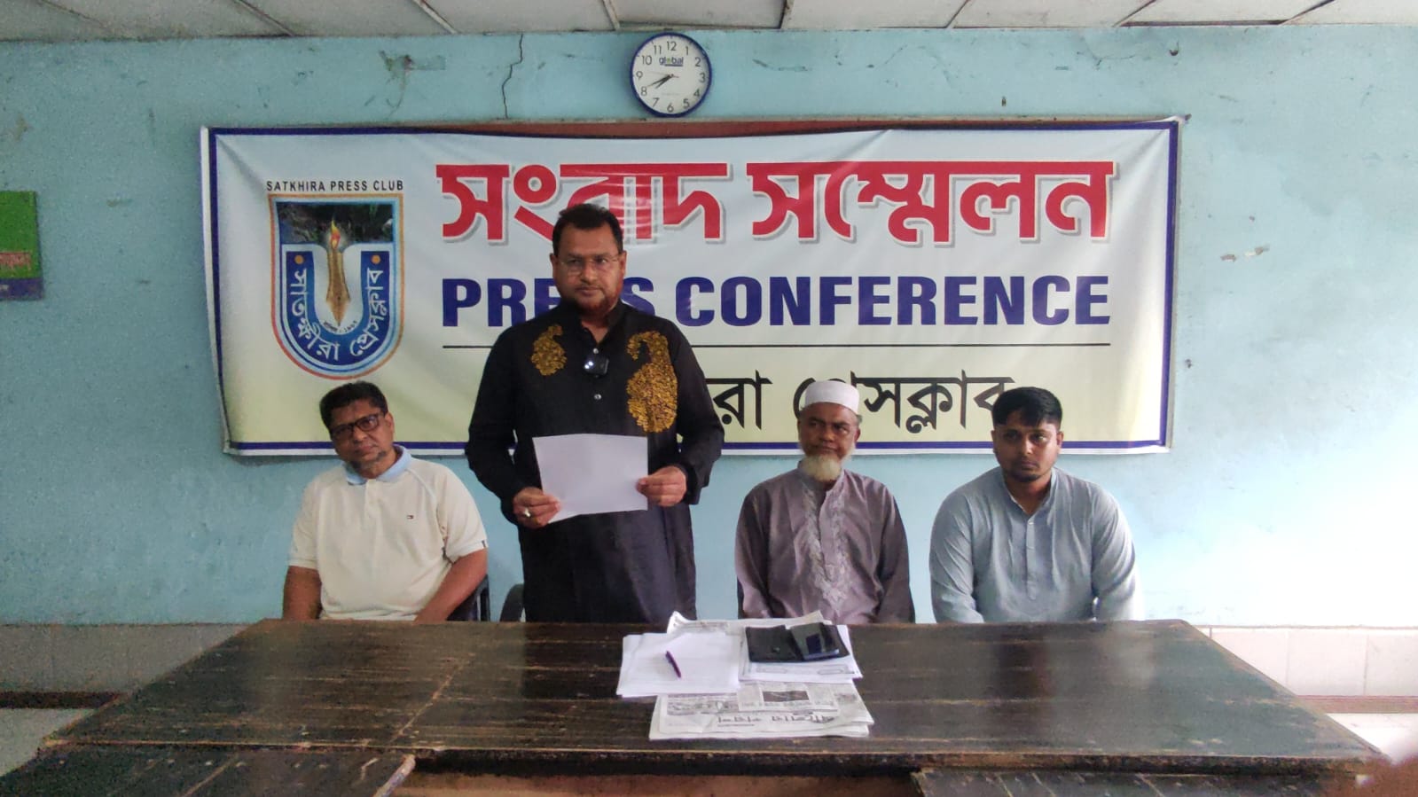 জমি-সংক্রান্ত বিরোধের জেরে সাতক্ষীরা সদর বৈচানায় দা ও লোহার রডের হামলার অভিযোগে,থানায় মামলা জমি-সংক্রান্ত বিরোধের জেরে সাতক্ষীরা সদর বৈচানায় দা ও লোহার রডের হামলার অভিযোগে,থানায় মামলা