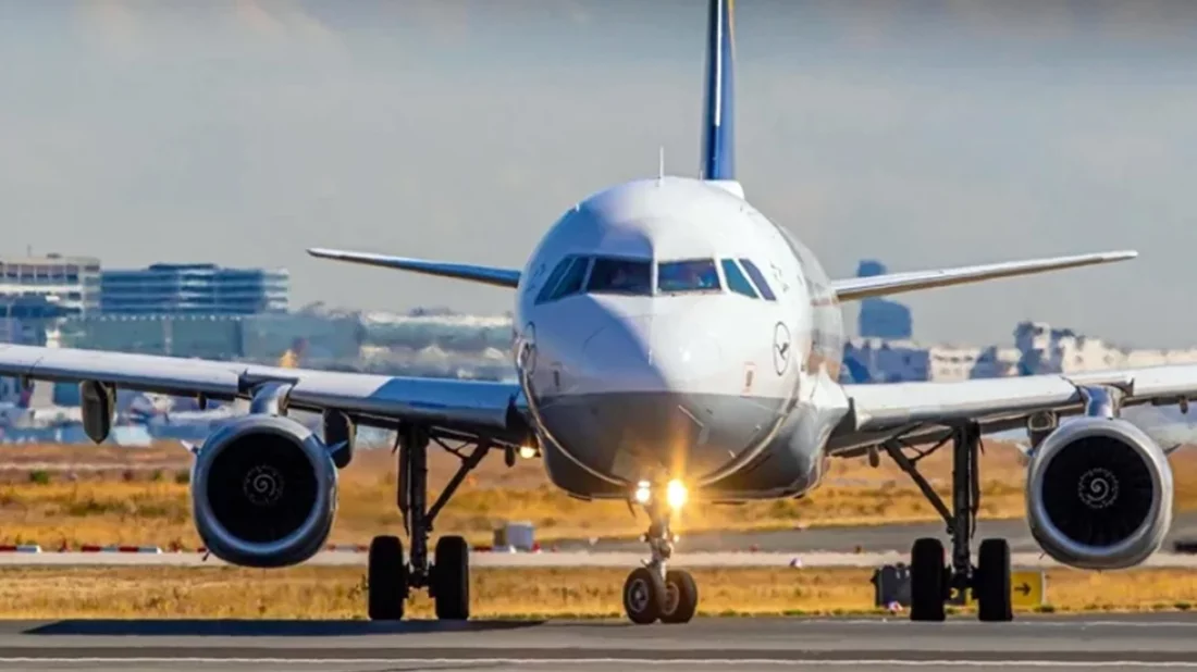 পাঁচ মাসের বেতন পাওনা, বিমান উড্ডয়ন না করে বসে রইলেন পাইলট