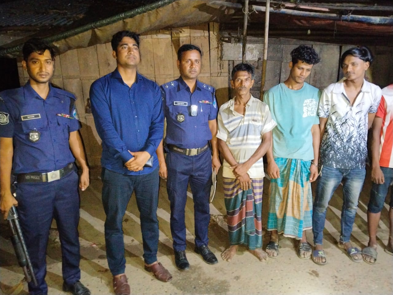 চট্টগ্রামের সাতকানিয়ায় মাদক সেবনের দায়ে ৪ জনের কারাদণ্ড