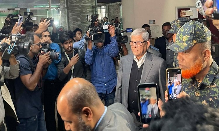 সিইসি ও মির্জা ফখরুলের নেতৃত্বে বিএনপির প্রতিনিধি দলের বৈঠক