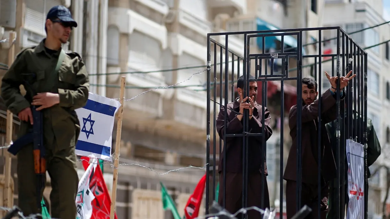 ইসরায়েলি কারাগারে ফিলিস্তিনিদের ওপর ভয়াবহ নির্যাতনের প্রমাণ প্রকাশ