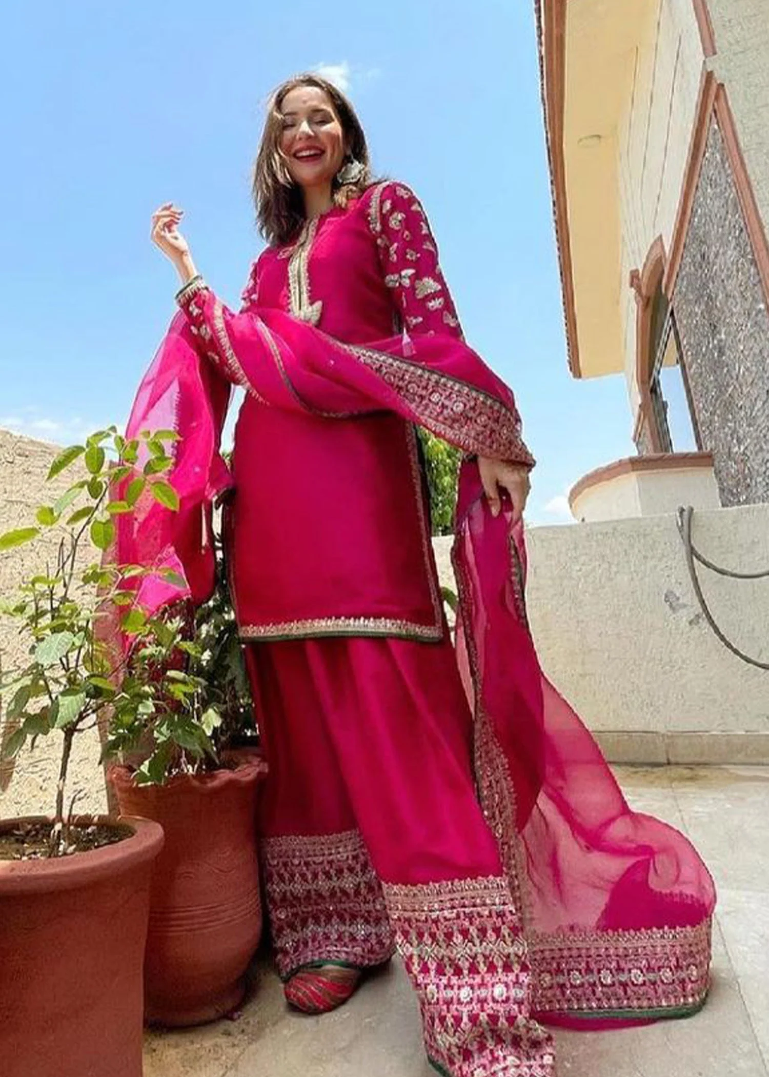 বিয়ে করছেন হানিয়া আমির!!