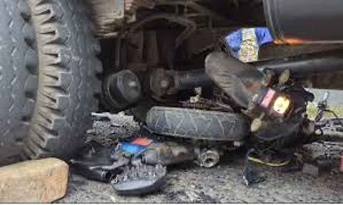 ট্রাকের চাকায় পিষ্ট হয়ে মৃত্যু