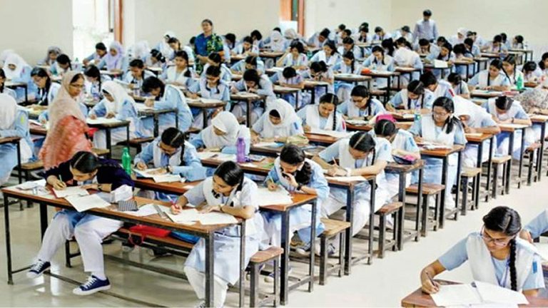 ভোলায় এসএসসি পরীক্ষা খারাপ হওয়ায় পৃথিবী ছাড়লেন পুলিশের মেয়ে