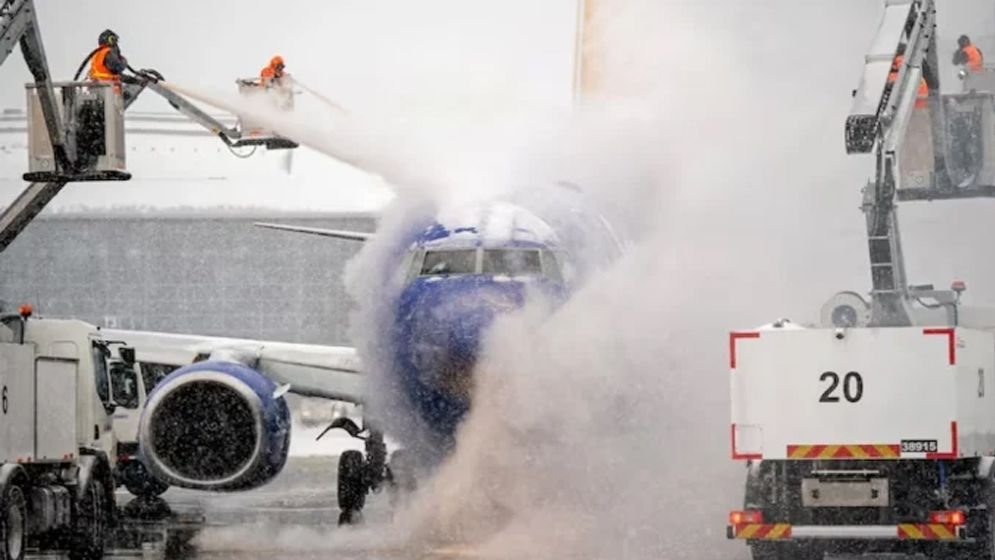 শীতকালীন ঝড়ে বিপর্যস্ত যুক্তরাষ্ট্র, ১৩ হাজার ফ্লাইট বাতিল